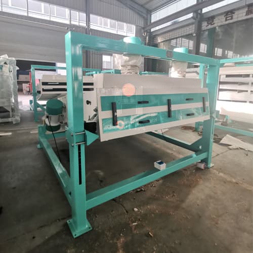 Cotton seed cleaning vibrating screen separator